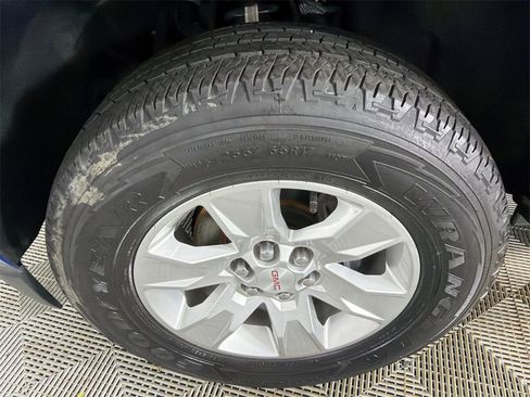 Used 2018 GMC Canyon SLE w/ SLE Convenience Package image 11