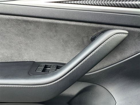Used 2022 Tesla Model 3 Long Range image 11
