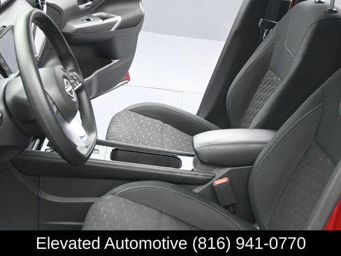 Used 2023 Nissan Kicks SV image 16