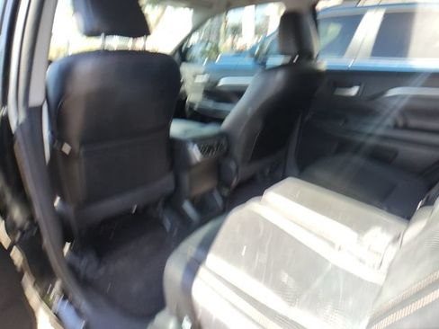 Used 2018 Toyota Highlander Limited Platinum AWD/4WD image 16