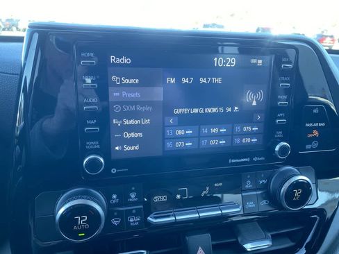 Used 2020 Toyota Highlander LE image 16