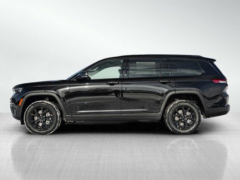 New 2025 Jeep Grand Cherokee L Altitude image 4