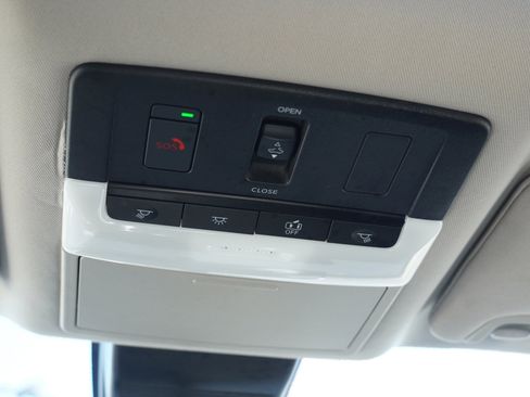 Used 2024 Nissan Altima 2.5 SR w/ SR Premium Package image 37