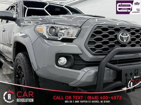Used 2020 Toyota Tacoma TRD Sport w/ Blackout Package AWD/4WD image 40