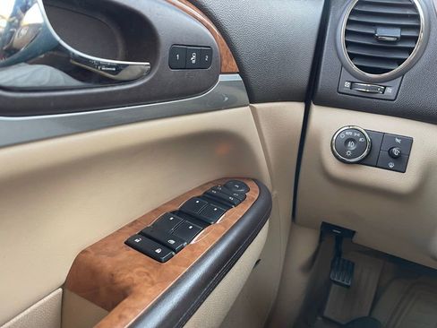 Used 2008 Buick Enclave CXL w/ Entertainment Package #1 image 11