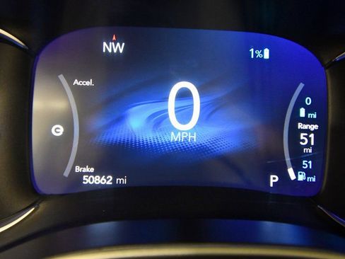 Used 2024 Chrysler Pacifica Select image 22