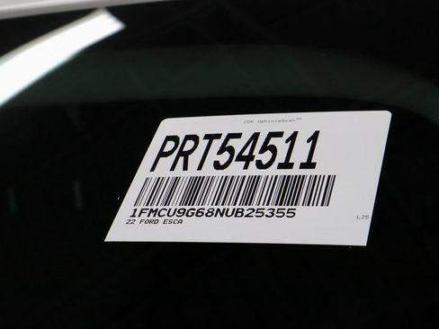 Certified 2022 Ford Escape SE w/ SE Sport Appearance Package image 33