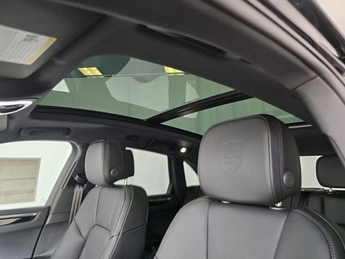 New 2026 Porsche Macan image 32