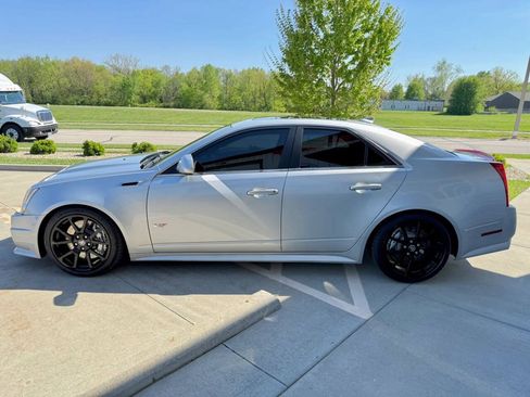 Used 2011 Cadillac CTS V w/ Wood Trim Package RWD image 5