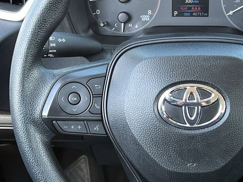 Used 2025 Toyota Corolla LE FWD image 12