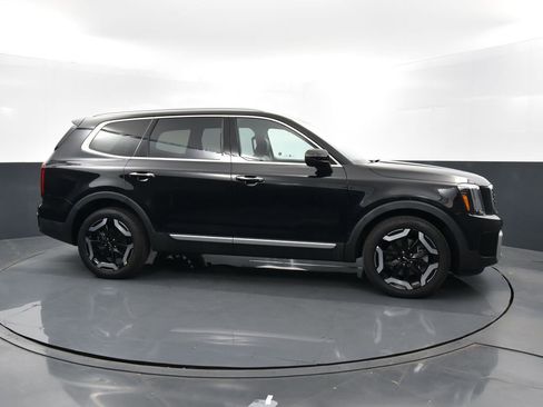 Certified 2025 Kia Telluride S image 42