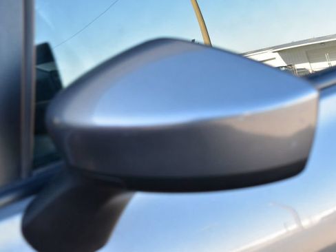 Used 2016 Nissan Versa Note SV FWD image 40
