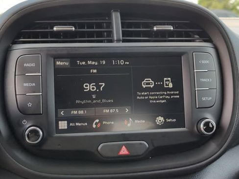 Used 2025 Kia Soul LX FWD image 17
