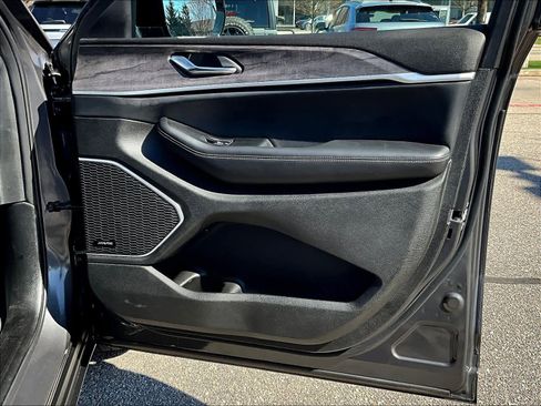 Used 2024 Jeep Grand Cherokee Limited 4xe image 12