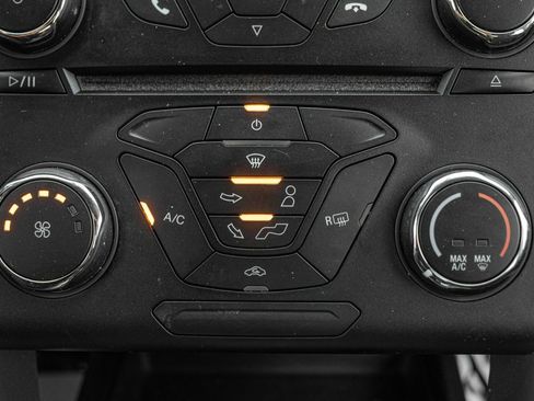 Used 2013 Ford Fusion SE FWD image 18