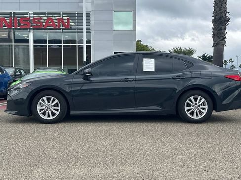 Used 2025 Toyota Camry LE image 7