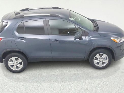 Used 2022 Chevrolet Trax LT w/ Driver Confidence Package AWD/4WD image 5