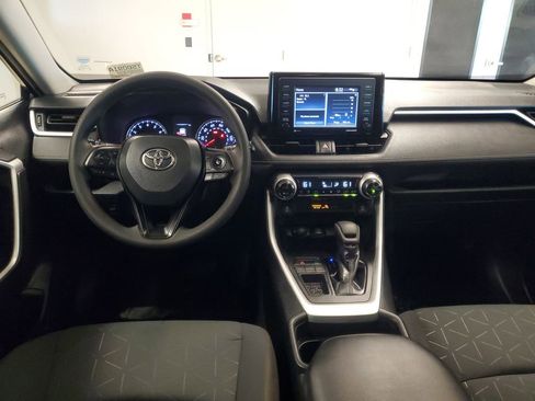 Used 2021 Toyota RAV4 XLE w/ Convenience Package image 10