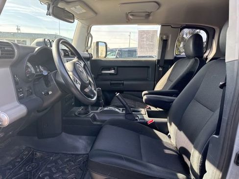 Used 2014 Toyota FJ Cruiser 4WD image 5