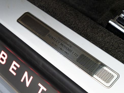 Used 2021 Bentley Flying Spur W12 image 65