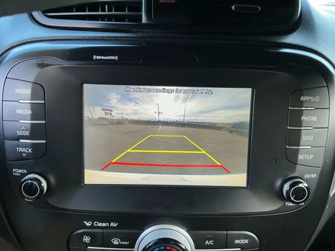 Used 2019 Kia Soul + image 27