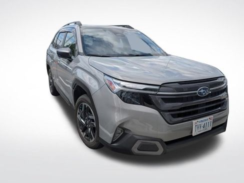 Used 2025 Subaru Forester Limited AWD/4WD image 2
