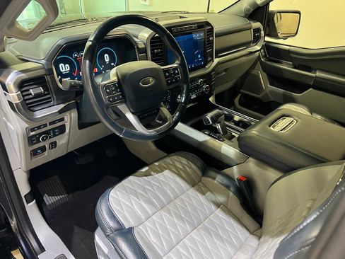 Used 2022 Ford F150 Limited image 2