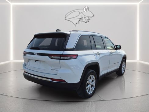 Used 2023 Jeep Grand Cherokee Limited AWD/4WD image 7