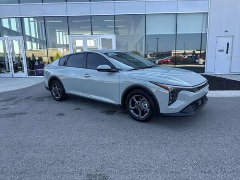 Used 2025 Kia K4 FWD image 6