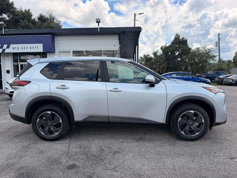 Used 2025 Nissan Rogue SV AWD/4WD image 6