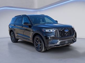 Used 2025 Ford Explorer ST-Line w/ ST-Line Street Pack video 2