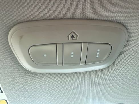 Used 2021 Jeep Cherokee Limited w/ Trailer Tow Group AWD/4WD image 40