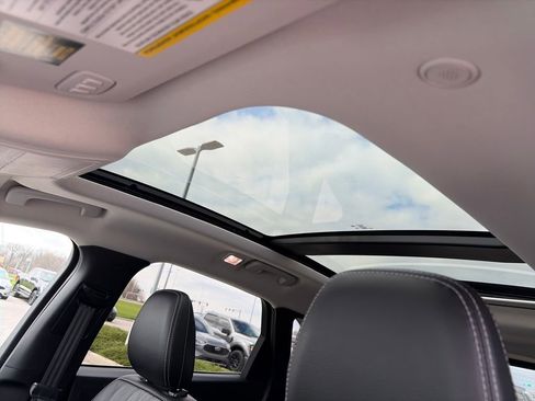 Used 2024 Ford Escape Platinum w/ Premium Technology Package image 33