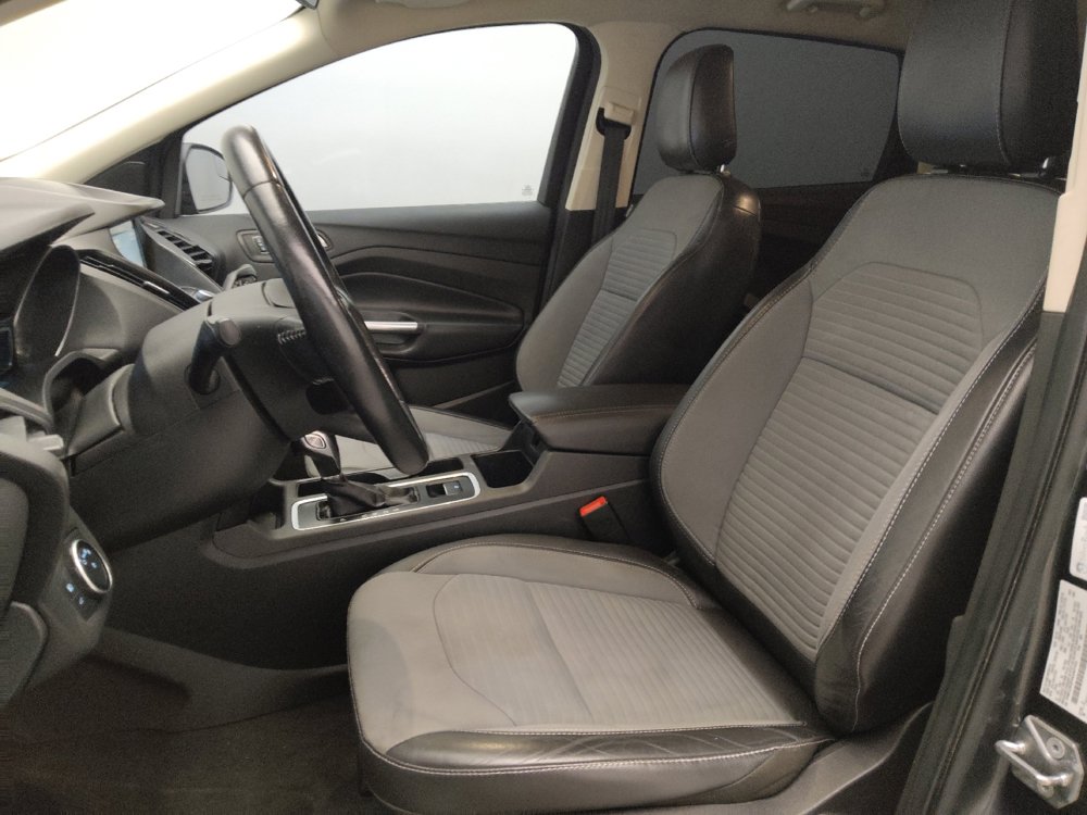 Used 2019 Ford Escape SE FWD image 17