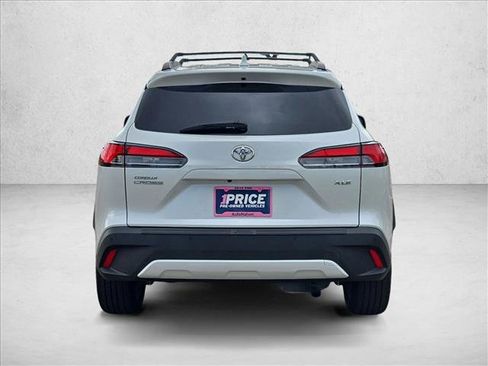 Used 2023 Toyota Corolla Cross XLE w/ Convenience Package FWD image 6