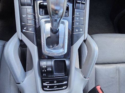 Used 2012 Porsche Cayenne AWD/4WD image 30