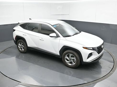 Used 2024 Hyundai Tucson SE image 54