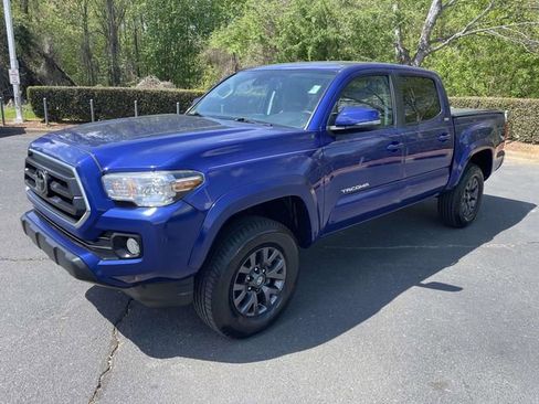 Used 2023 Toyota Tacoma SR5 w/ Technology Package image 3