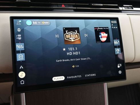 Used 2024 Land Rover Range Rover SE AWD/4WD image 12