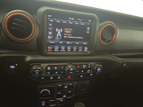 Used 2021 Jeep Gladiator Mojave AWD/4WD image 23