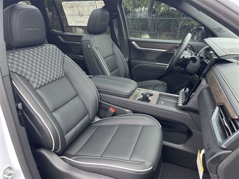 New 2026 GMC Acadia Denali w/ Super Cruise Package image 29