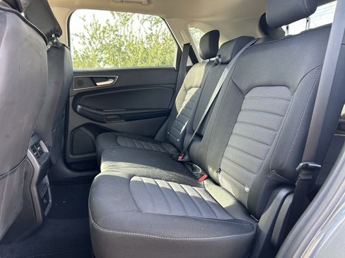 Used 2023 Ford Edge SE w/ Black Appearance Package image 13