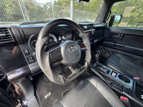 Used 2007 Toyota FJ Cruiser 2WD w/ Convenience Pkg image 41