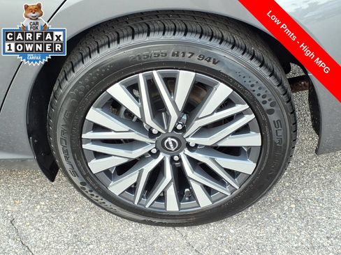 Used 2024 Nissan Altima 2.5 SV FWD image 11