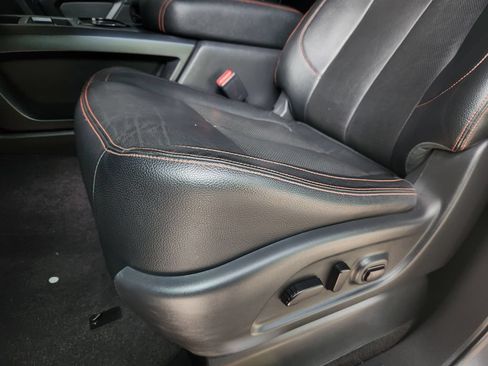 Used 2021 Nissan Titan PRO-4X w/ Pro-4x Convenience Package AWD/4WD image 12