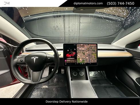 Used 2018 Tesla Model 3 Performance image 27