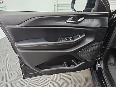 Used 2024 Jeep Grand Cherokee L Laredo image 33