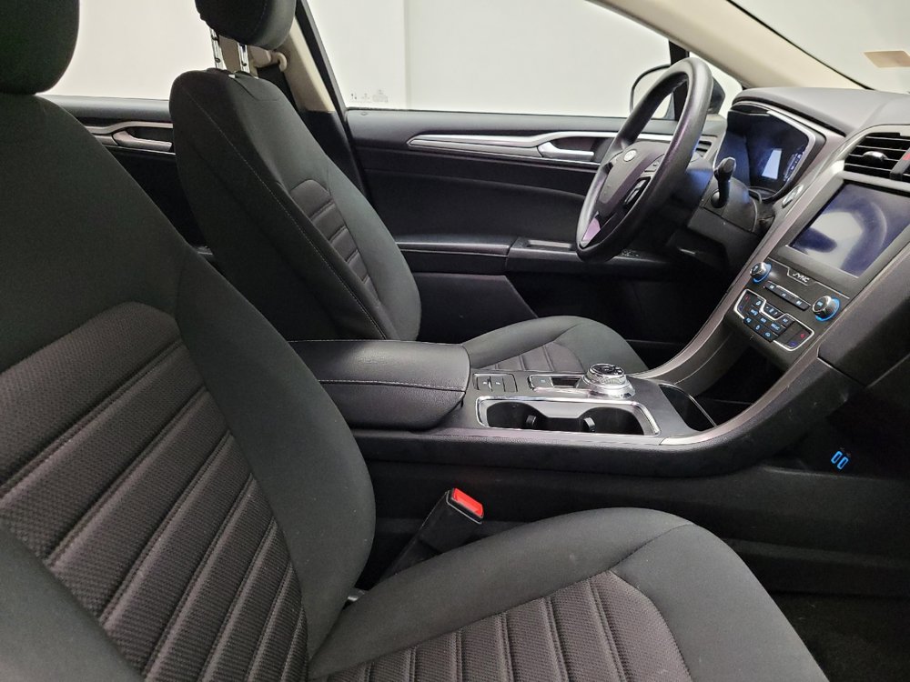 Used 2020 Ford Fusion SE FWD image 21