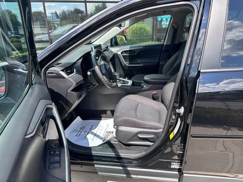 Used 2023 Toyota RAV4 LE AWD/4WD image 19