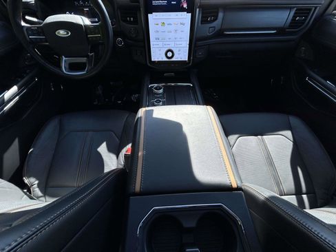 Used 2023 Ford Expedition Platinum image 13